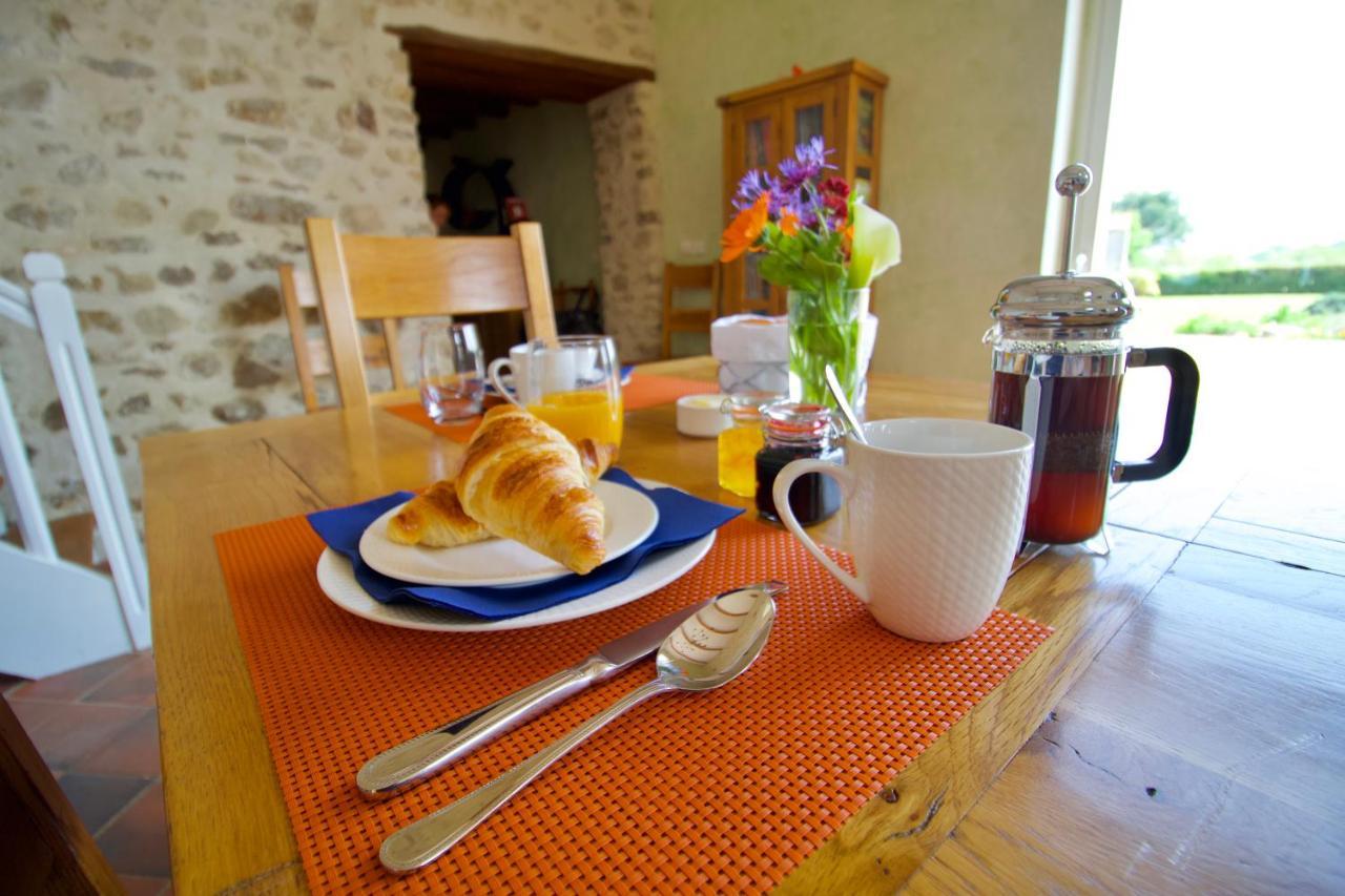 O Trois Oliviers Acomodação com café da manhã Louin Exterior foto